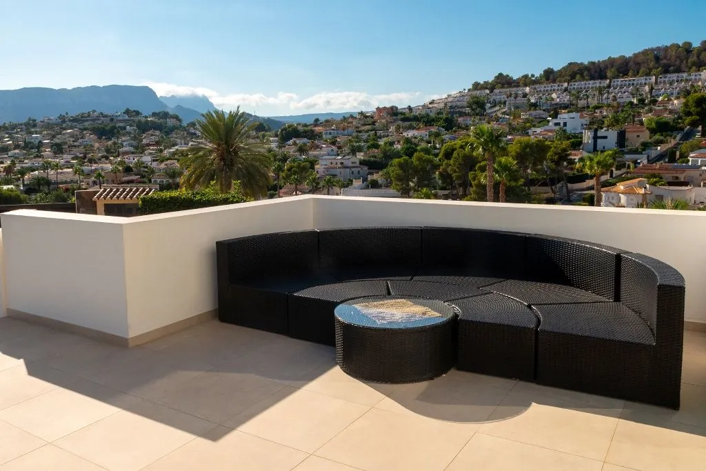 Moderne villa met zeezicht te koop in Gran Sol, Benissa