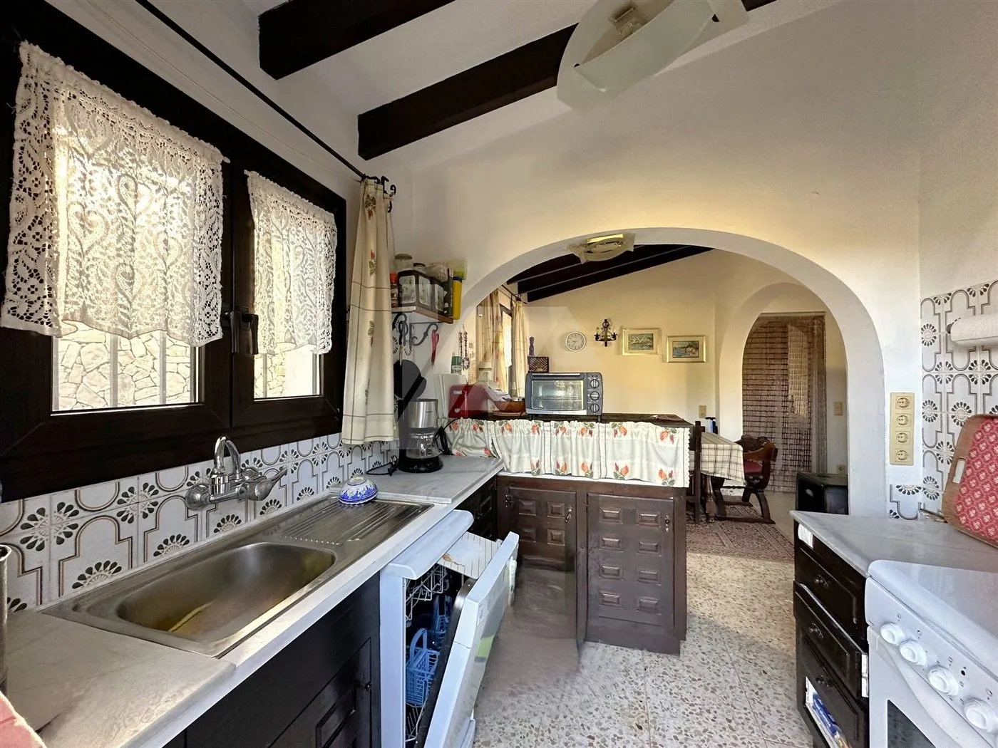 Villa te koop met zeezicht in Paichi, Moraira.