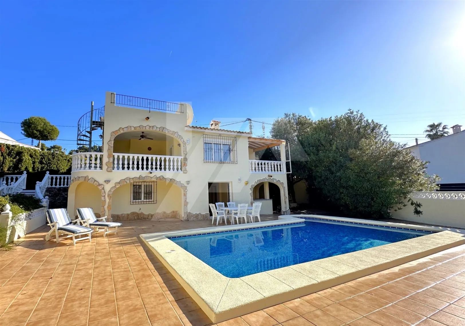 Villa te koop in Benissa, op loopafstand van het strand van Baladrar.