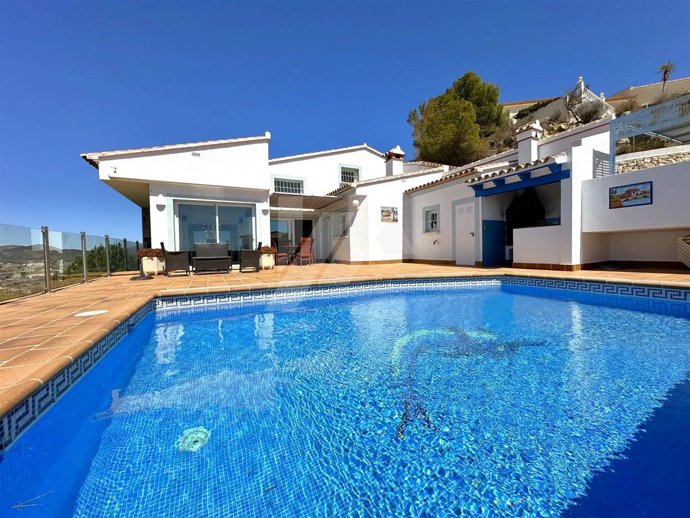 Uitzonderlijke villa te koop met uitzicht op zee in Moraira.