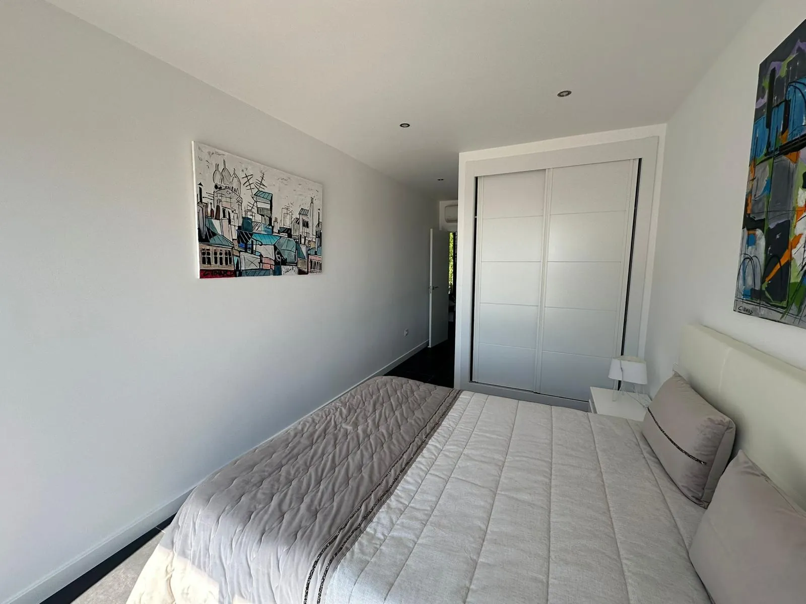Moderne, recent gebouwde villa met uitzicht op zee te koop in Benimeit, Moraira