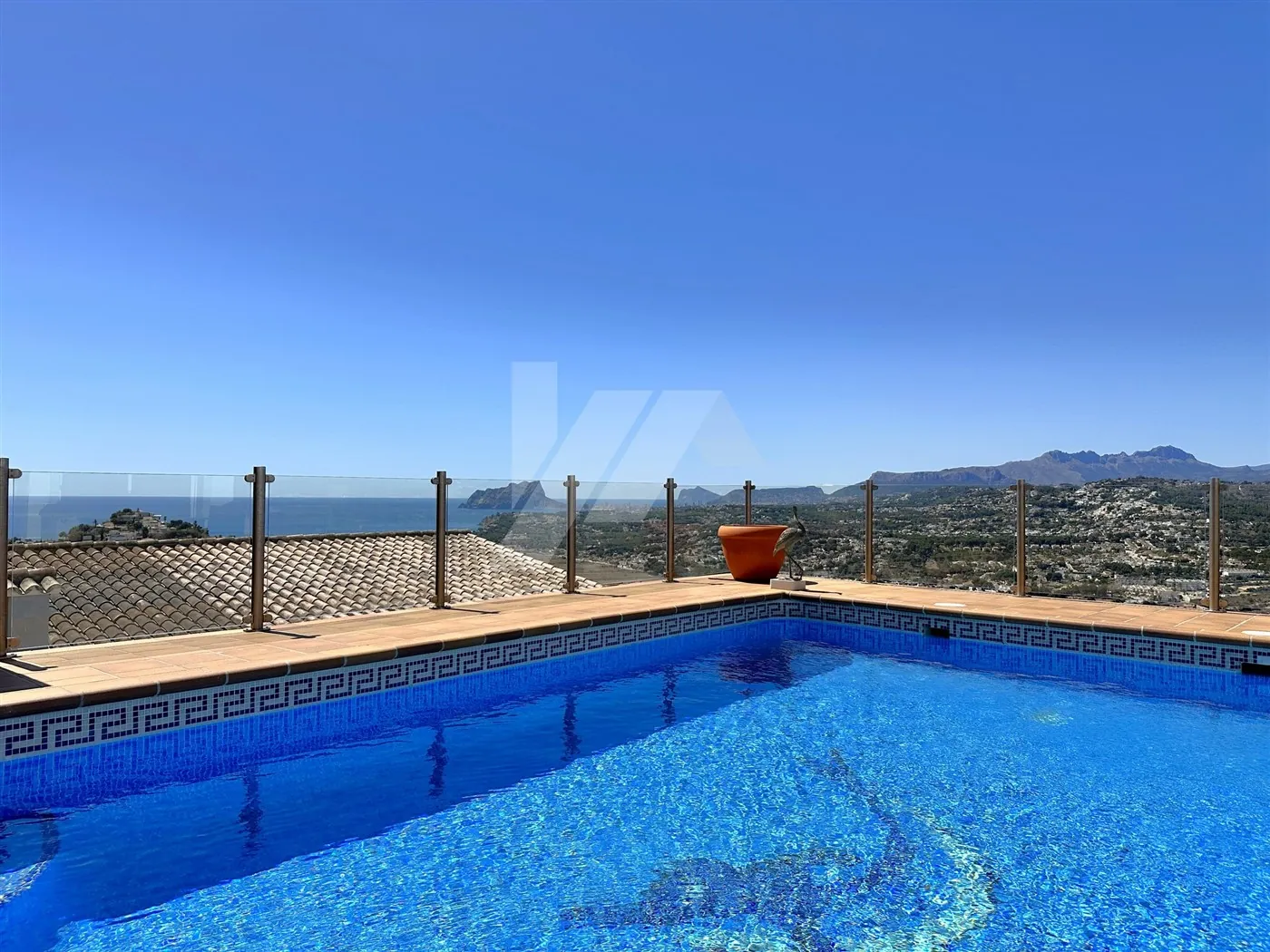 Uitzonderlijke villa te koop met uitzicht op zee in Moraira.