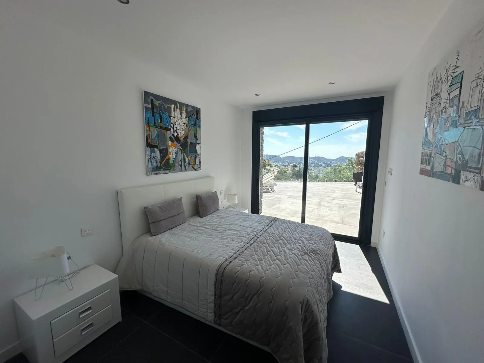 Moderne, recent gebouwde villa met uitzicht op zee te koop in Benimeit, Moraira