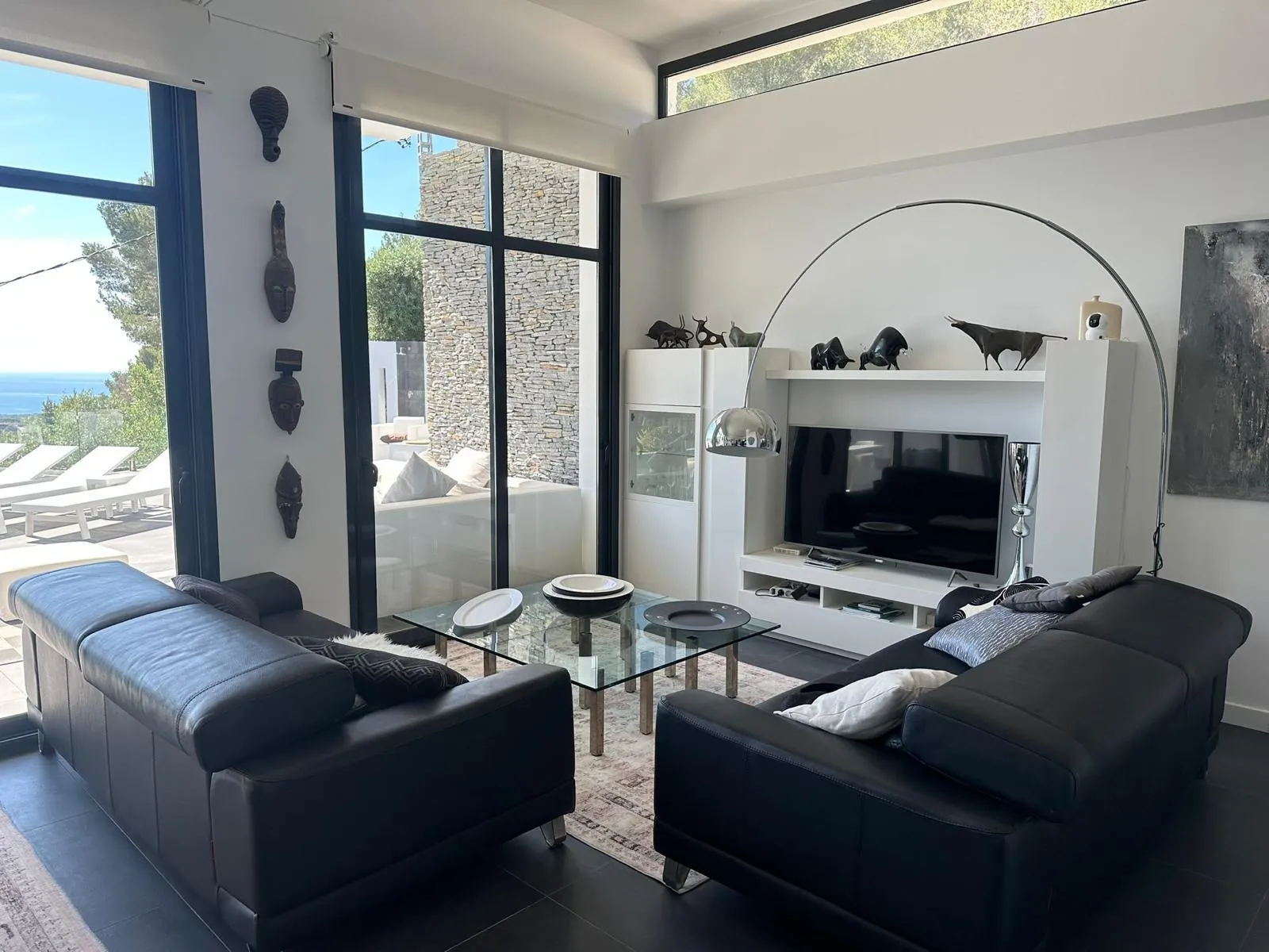 Moderne, recent gebouwde villa met uitzicht op zee te koop in Benimeit, Moraira