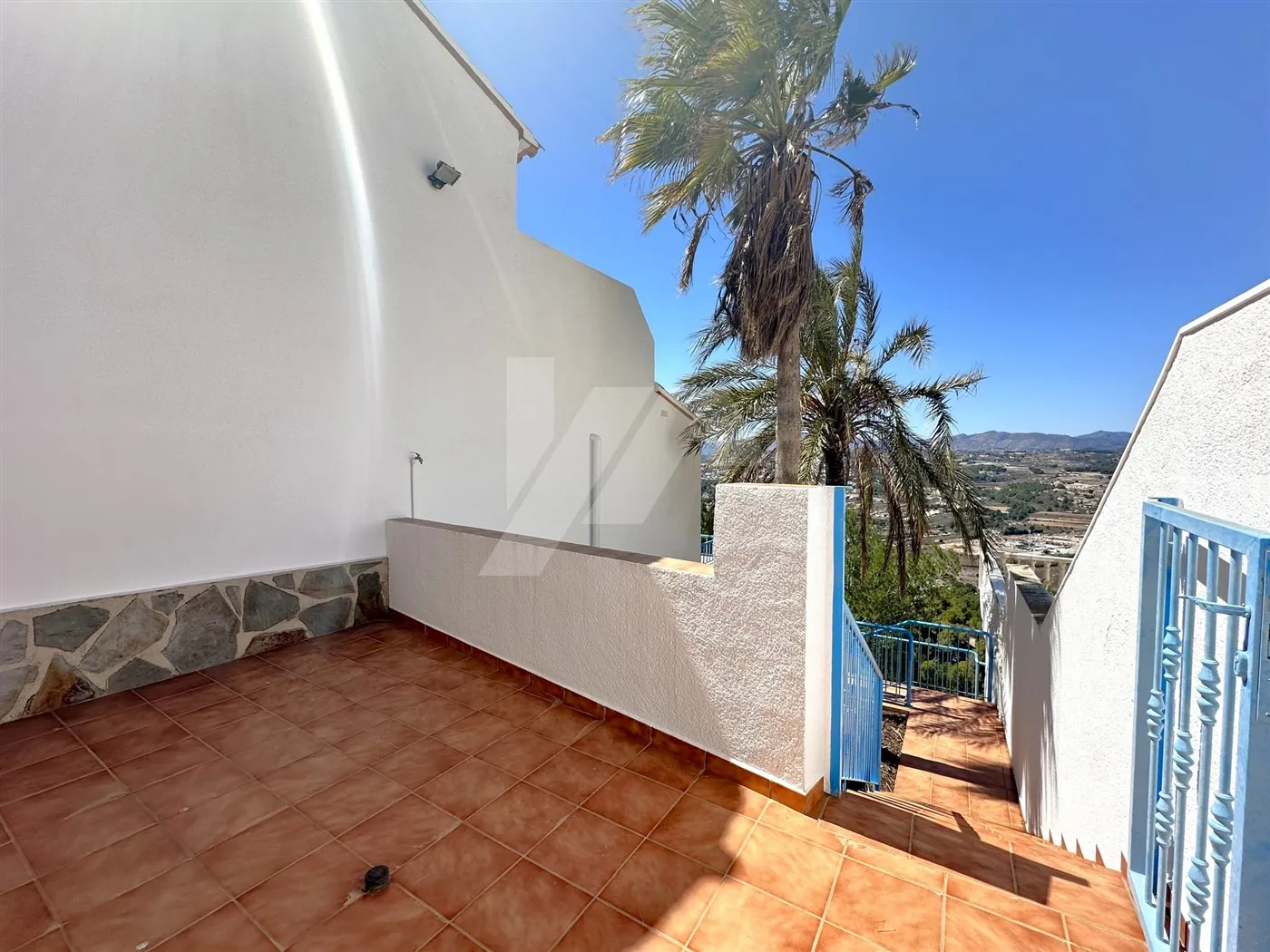 Uitzonderlijke villa te koop met uitzicht op zee in Moraira.