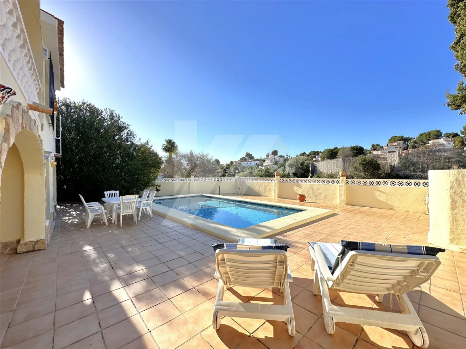 Villa te koop in Benissa, op loopafstand van het strand van Baladrar.