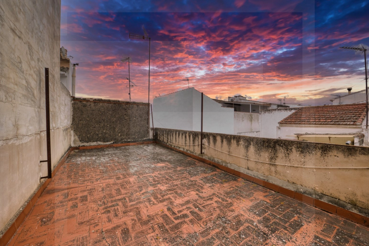 Gelegenheid voor renovatie: tussenwoning in Benissa