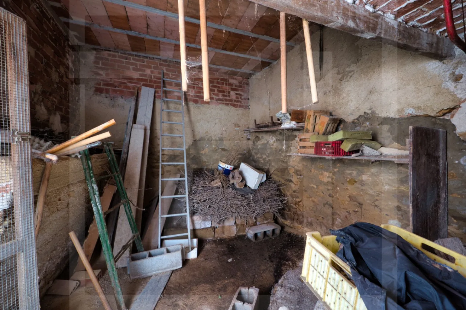 Gelegenheid voor renovatie: tussenwoning in Benissa