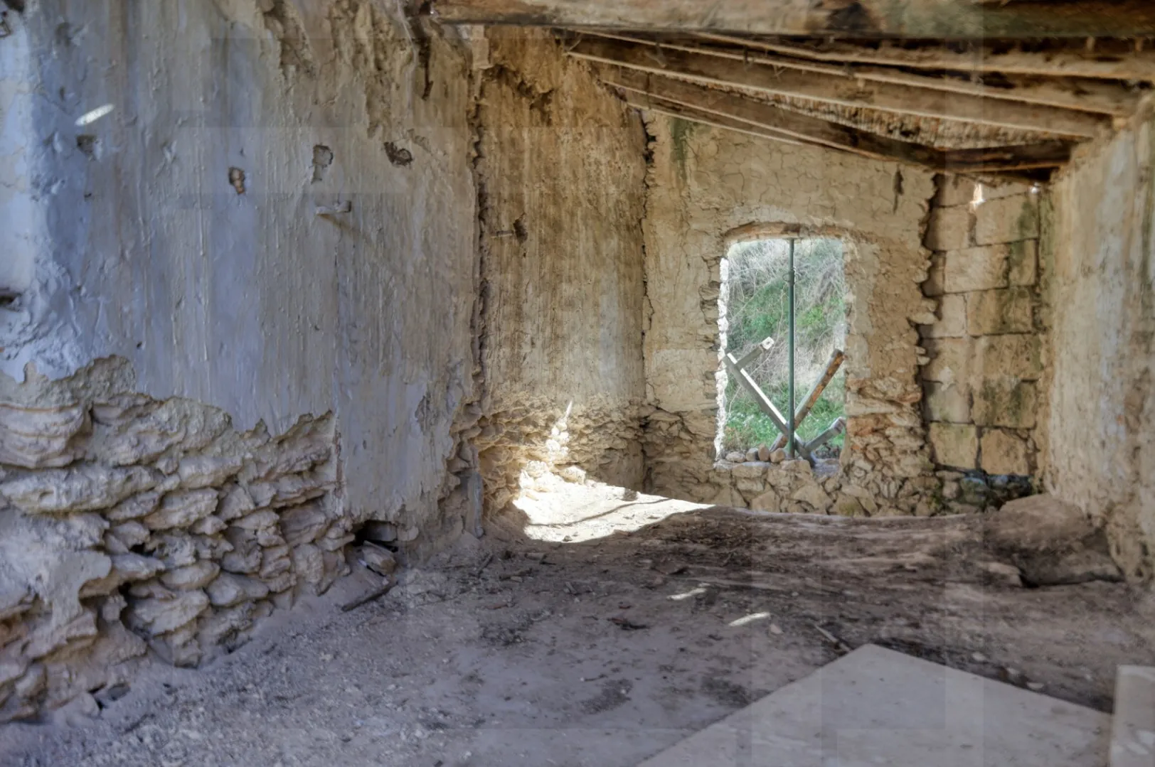 Plattelandswoning met verbouwproject, zwembad en vergunning – Moraira