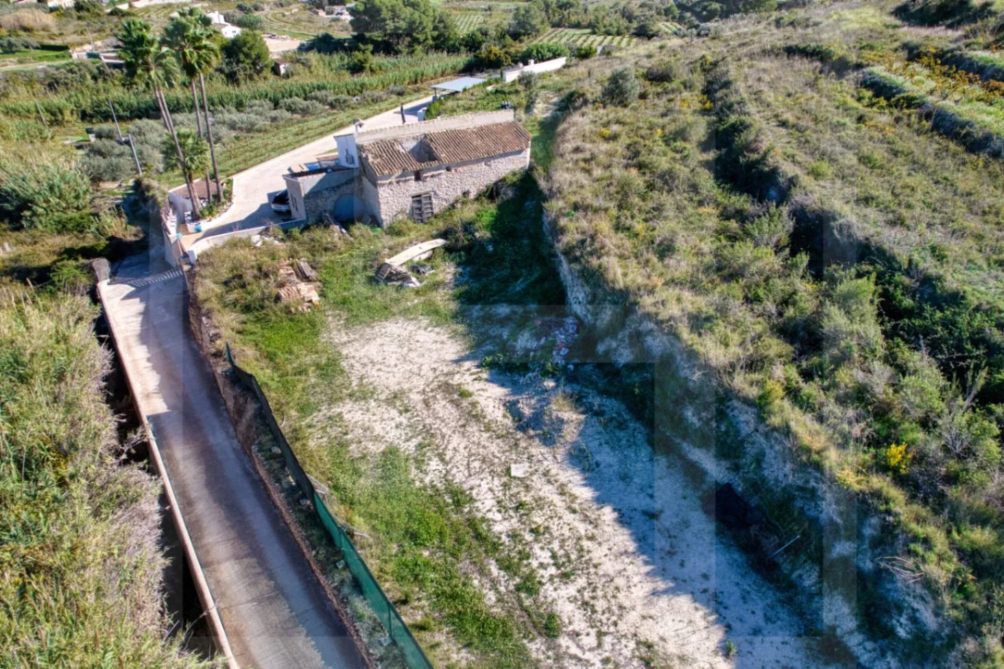 Plattelandswoning met verbouwproject, zwembad en vergunning – Moraira