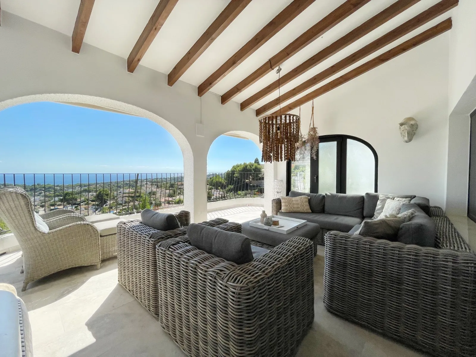 Villa met panoramisch zeezicht te koop in Benimeit, Moraira