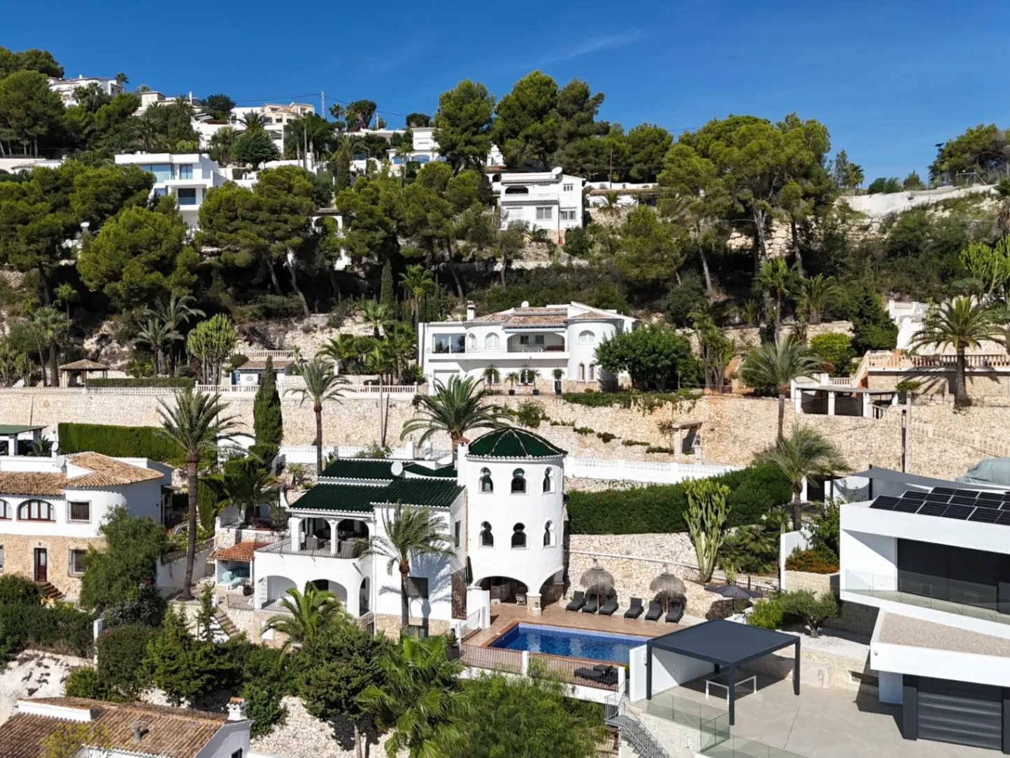 Villa met panoramisch zeezicht te koop in Benimeit, Moraira