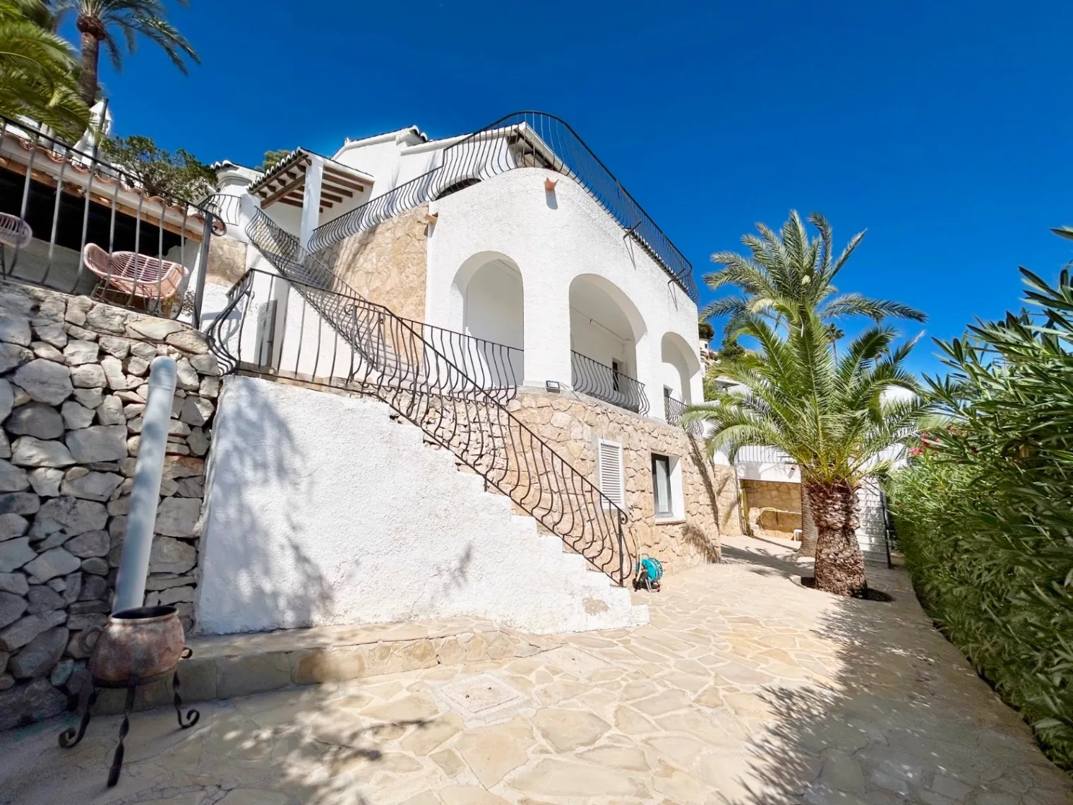 Villa met panoramisch zeezicht te koop in Benimeit, Moraira