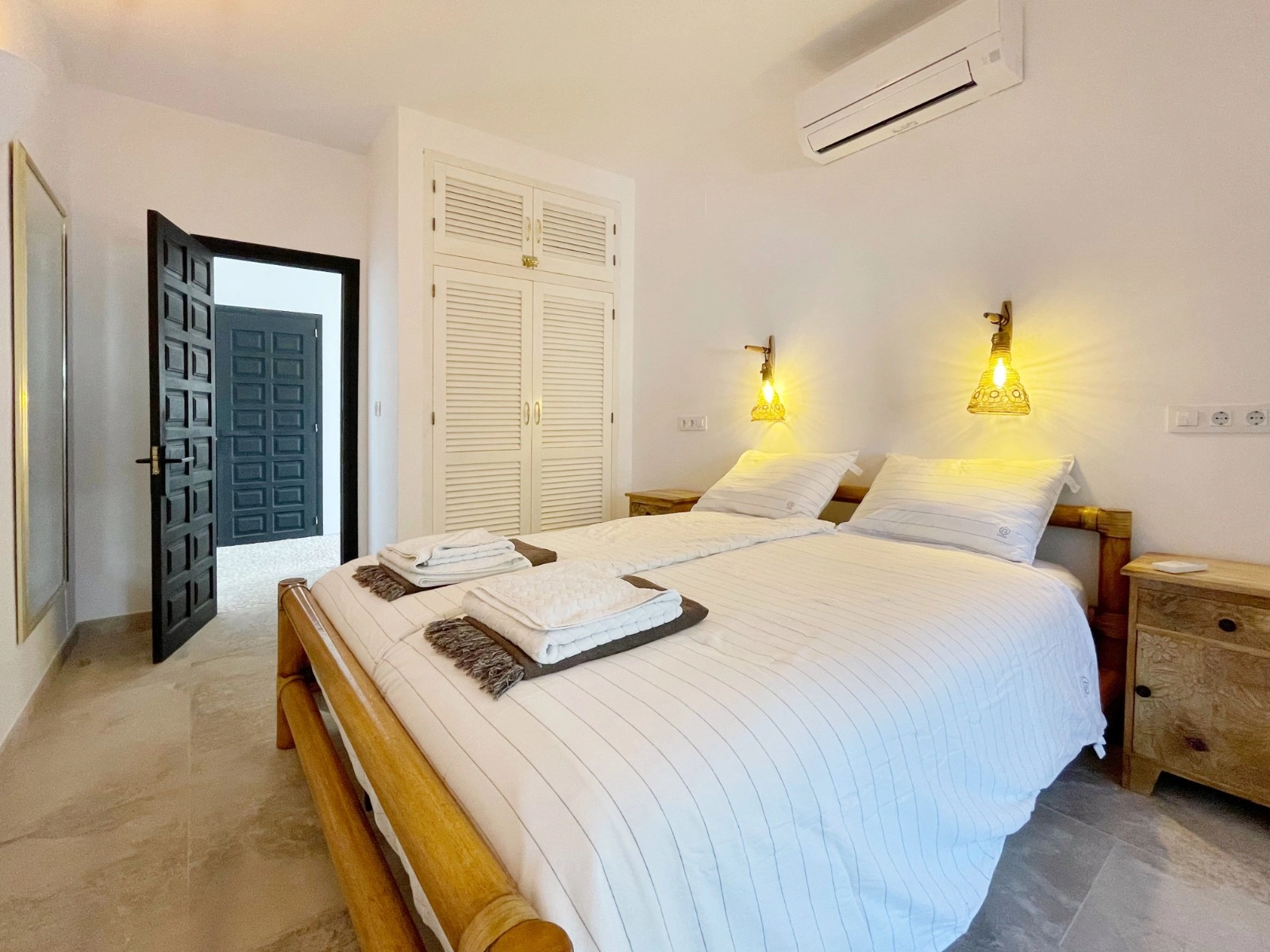 Villa met panoramisch zeezicht te koop in Benimeit, Moraira