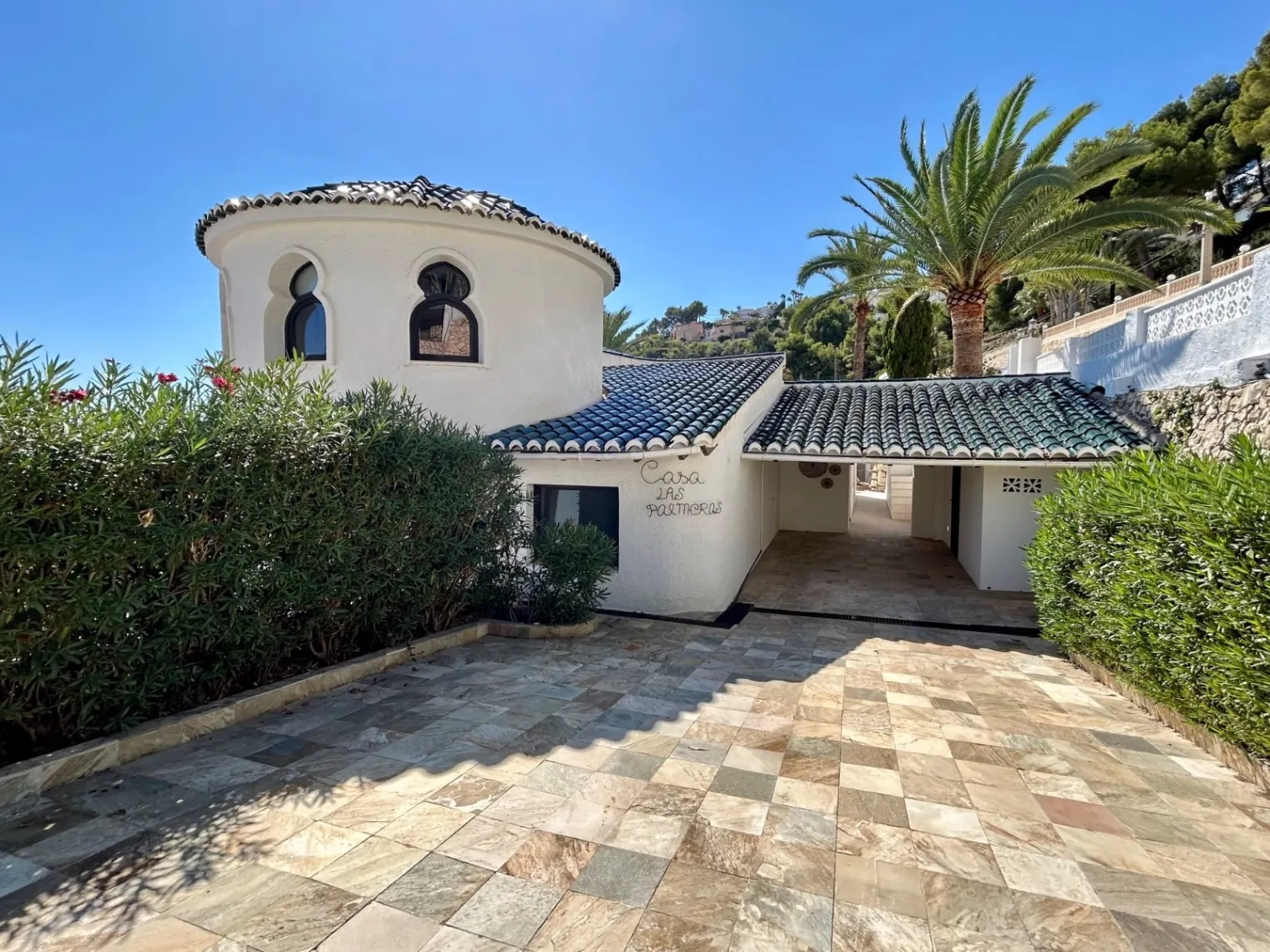 Villa met panoramisch zeezicht te koop in Benimeit, Moraira