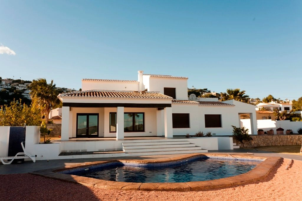 Mediterraanse villa met zeezicht te koop in La Sabatera, Moraira