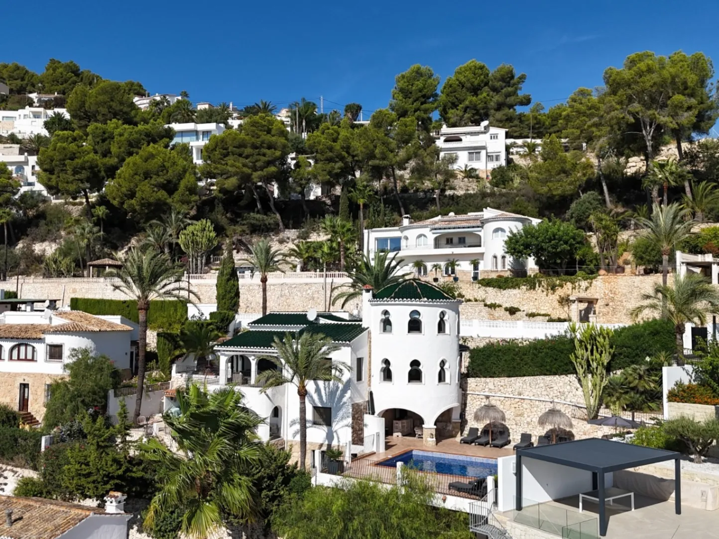 Villa met panoramisch zeezicht te koop in Benimeit, Moraira