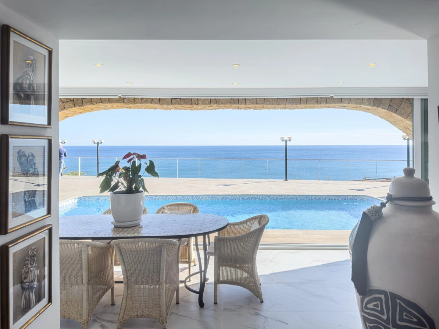 VILLA MET EERSTELIJNS ZEEZICHT