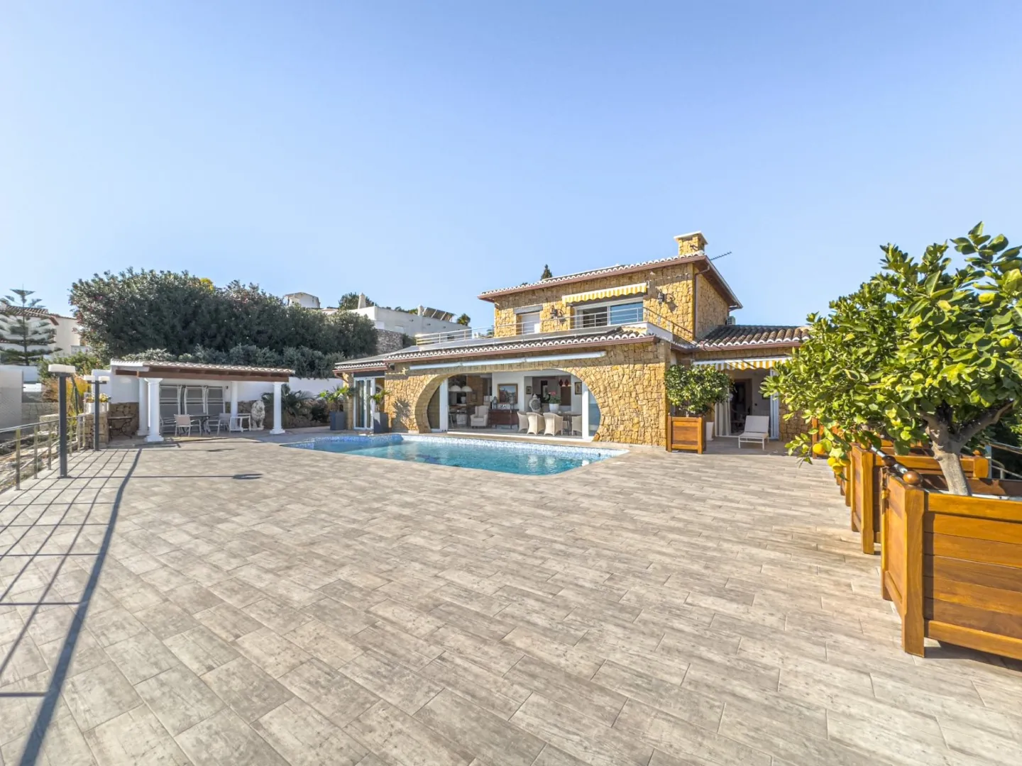 VILLA MET EERSTELIJNS ZEEZICHT