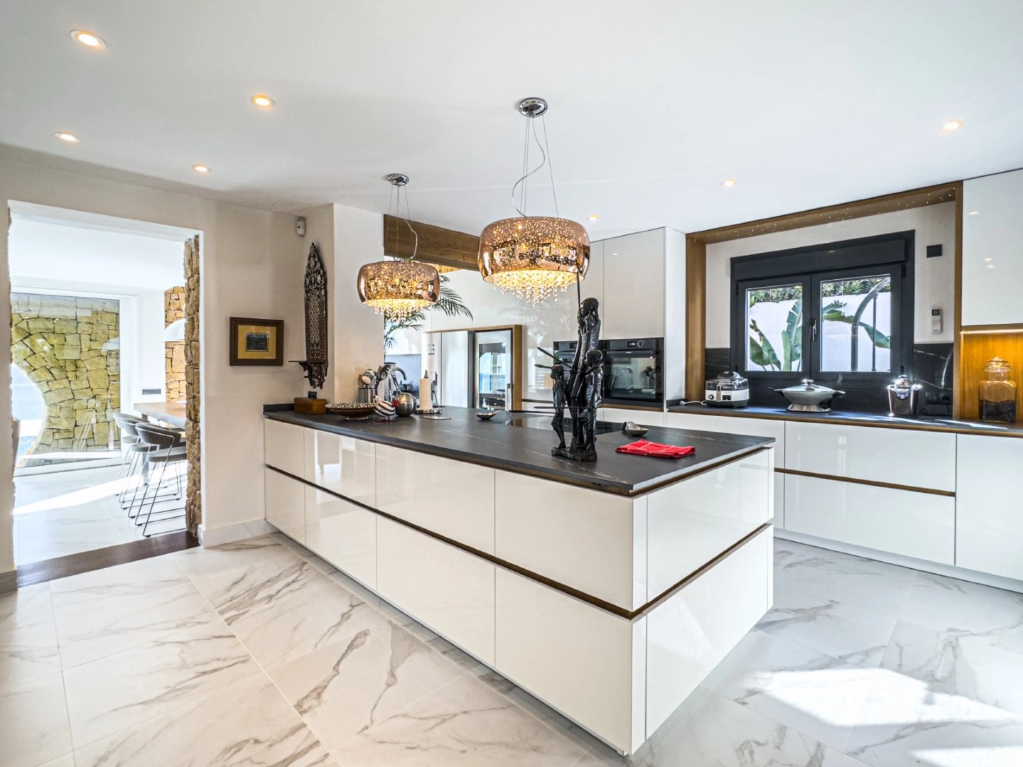VILLA MET EERSTELIJNS ZEEZICHT