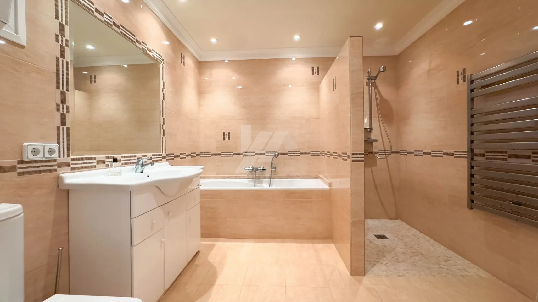 Luxe villa te koop in Moraira met zeezicht.