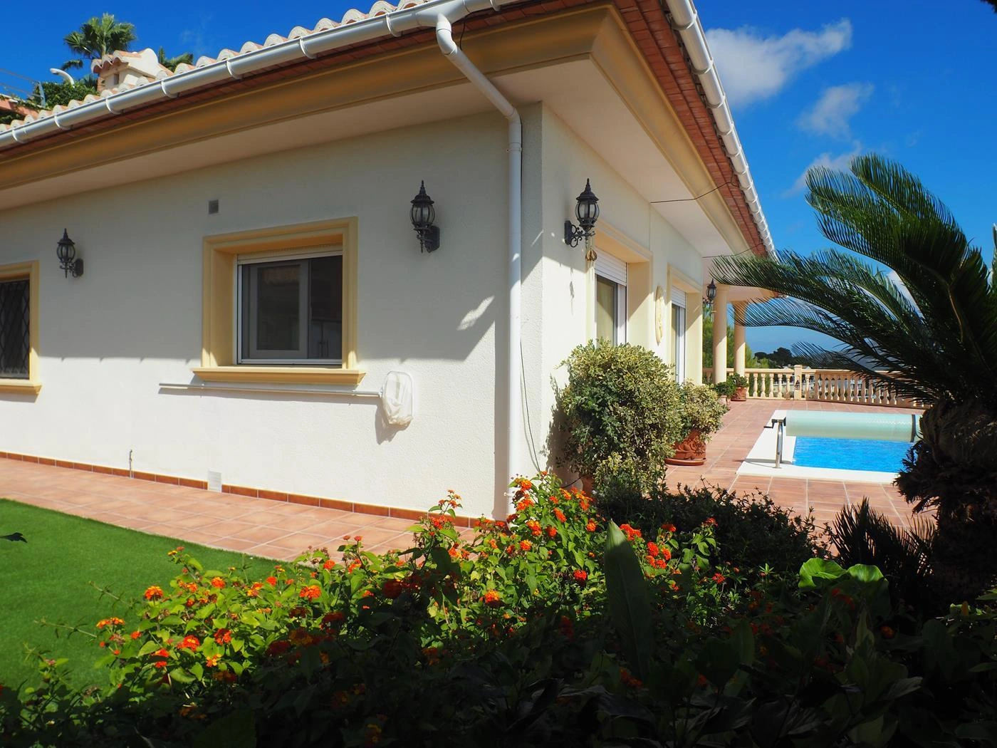 Luxe villa in klassieke stijl in Moraira met Zeesicht