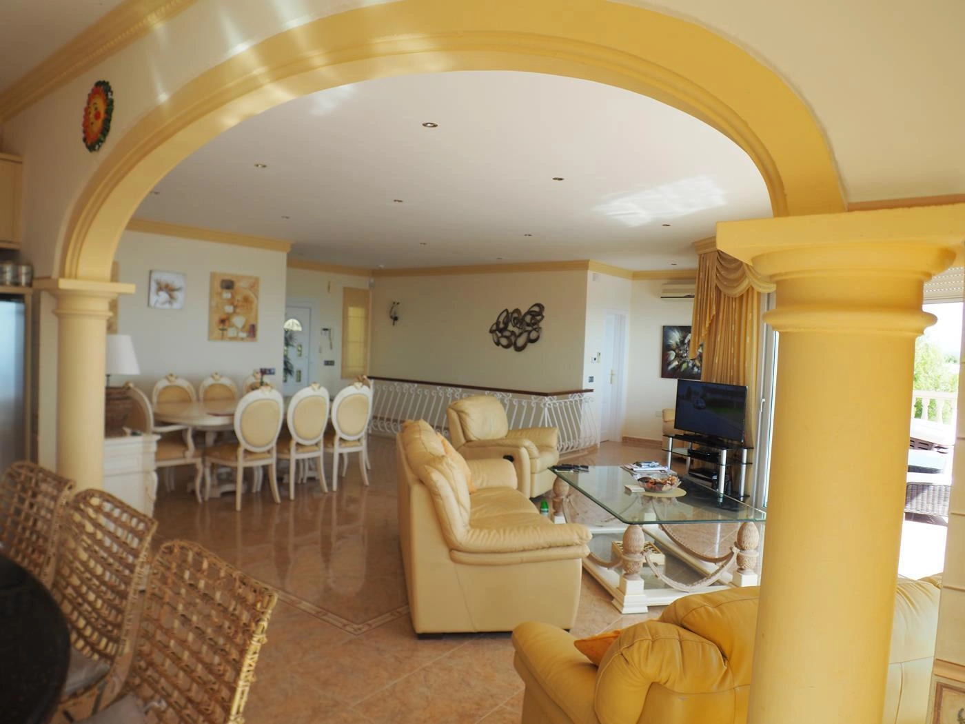 Luxe villa in klassieke stijl in Moraira met Zeesicht