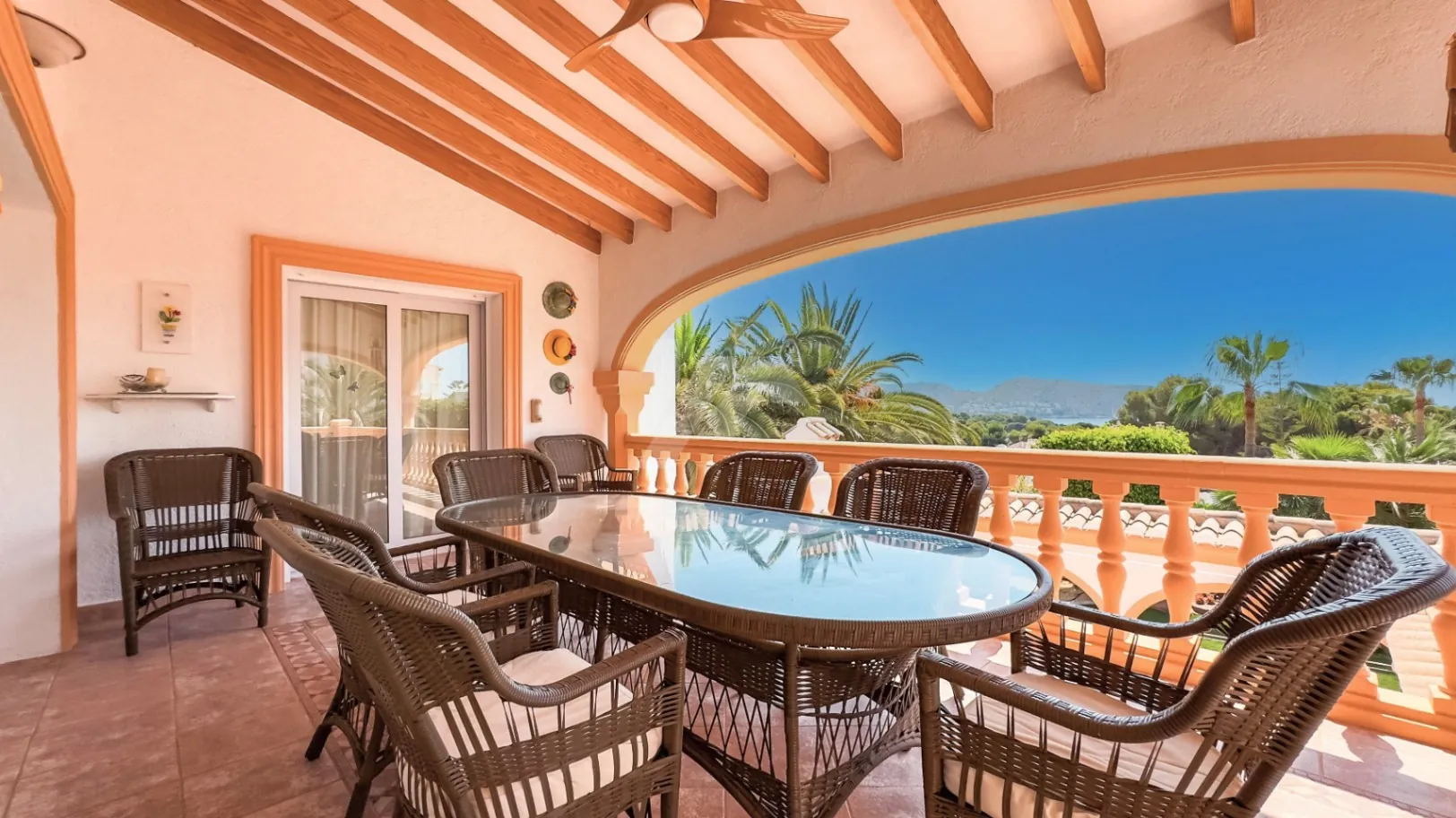Luxe villa te koop in Moraira met zeezicht.
