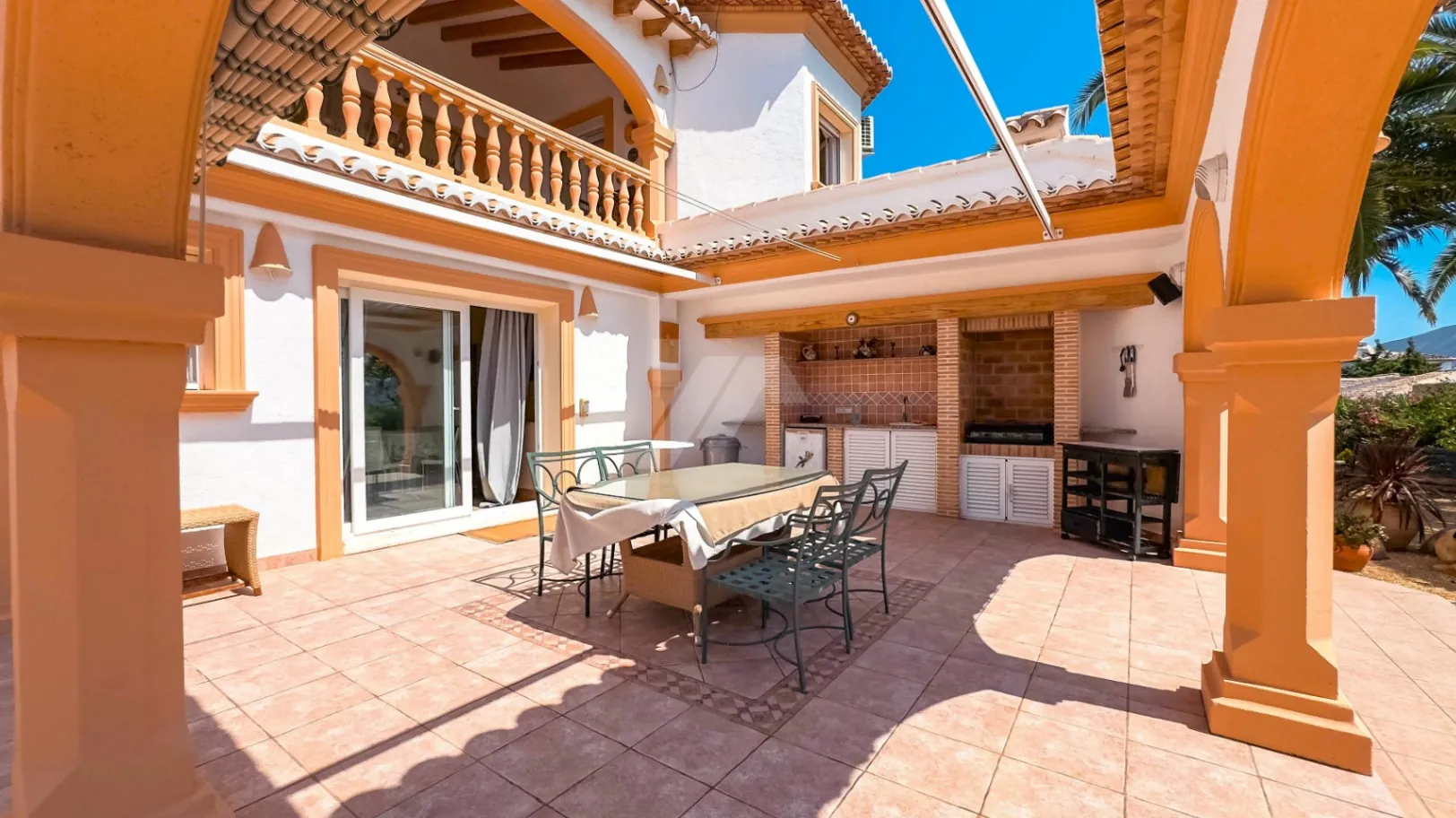 Luxe villa te koop in Moraira met zeezicht.