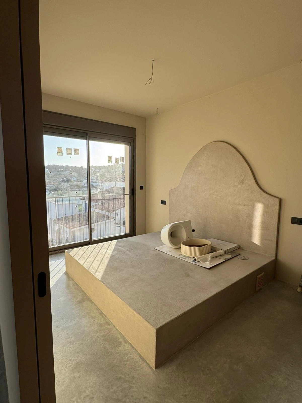 Ibizastijl villa te koop op loopafstand van La Fustera, Benissa