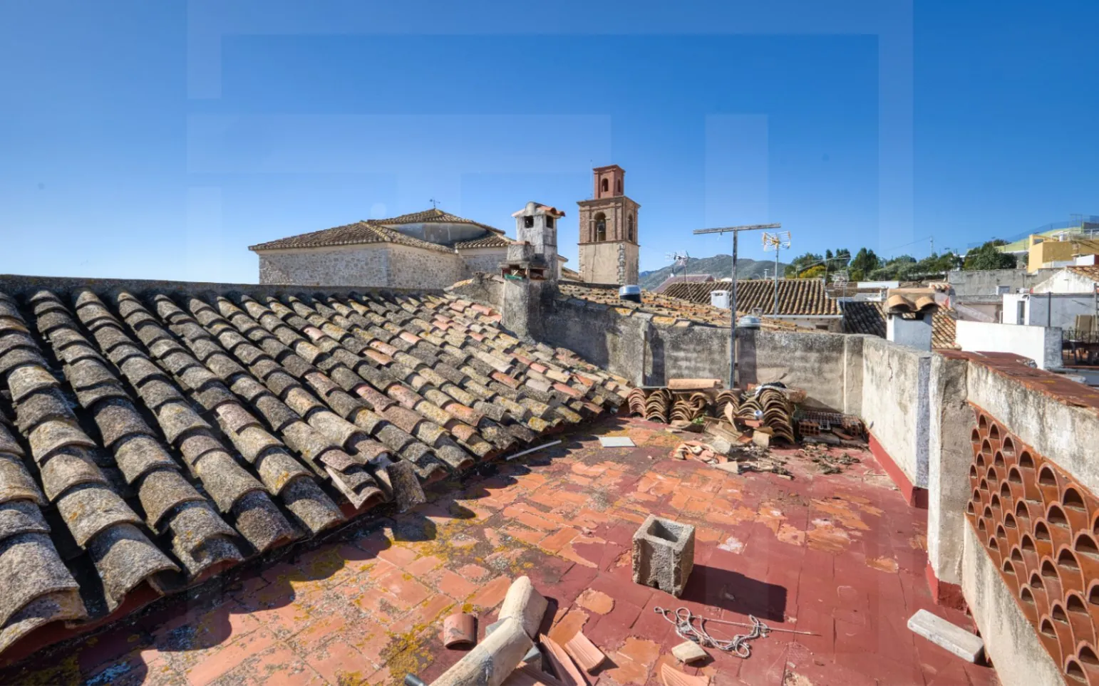 Renovatieproject - Traditionele Casa de Pueblo met goedgekeurde vergunning en dakterras