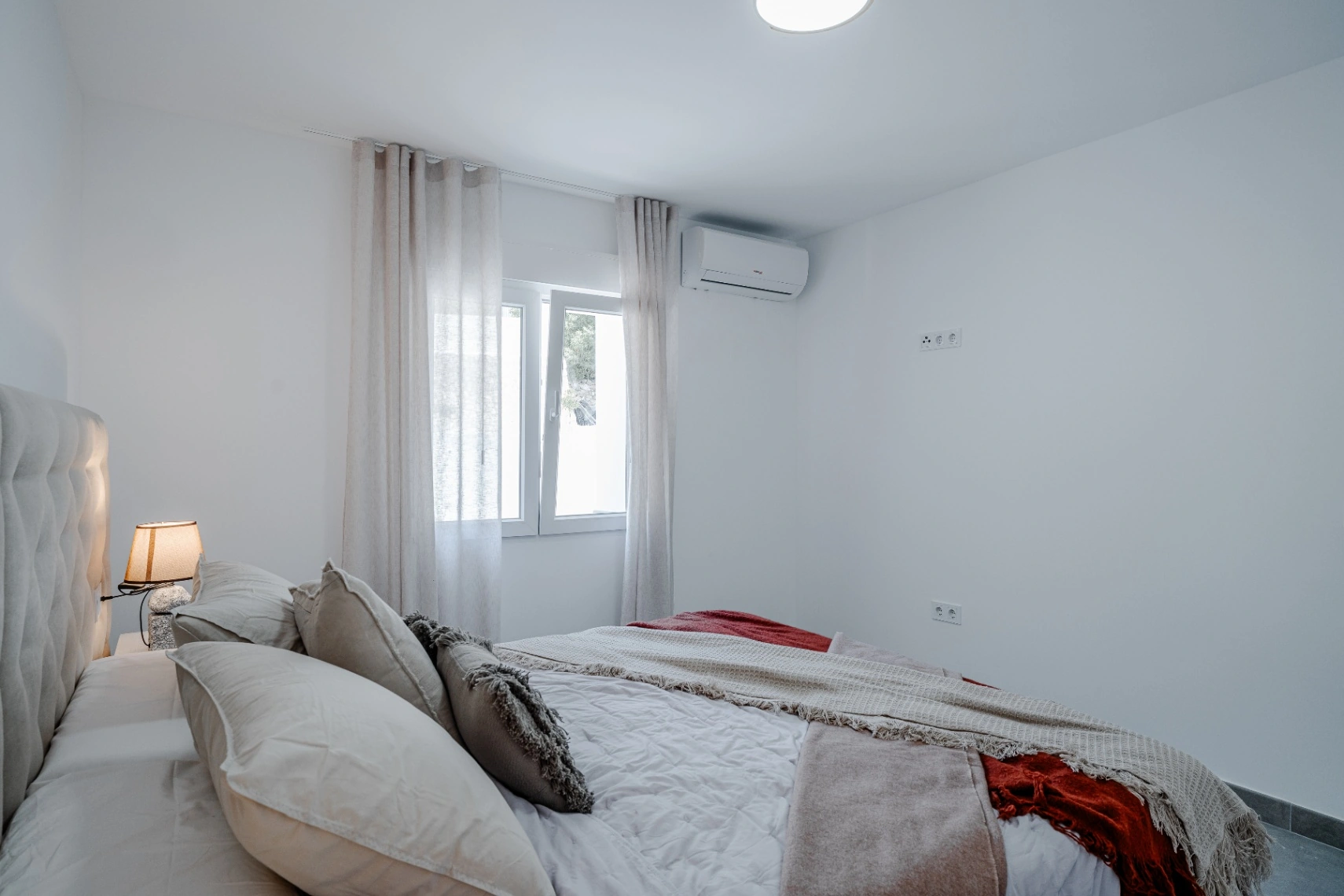 Gerenoveerde Villa met Zee- en Bergzicht in El Tosal, Calpe