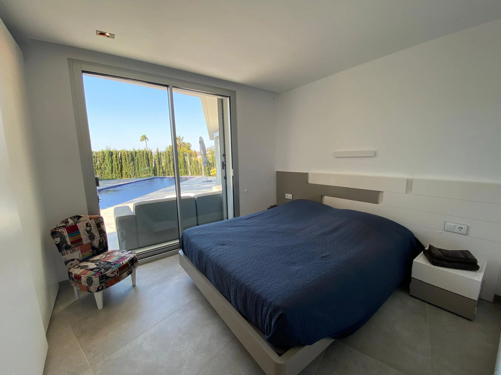 Moderne villa met garage te koop op loopafstand van La Fustera, Benissa