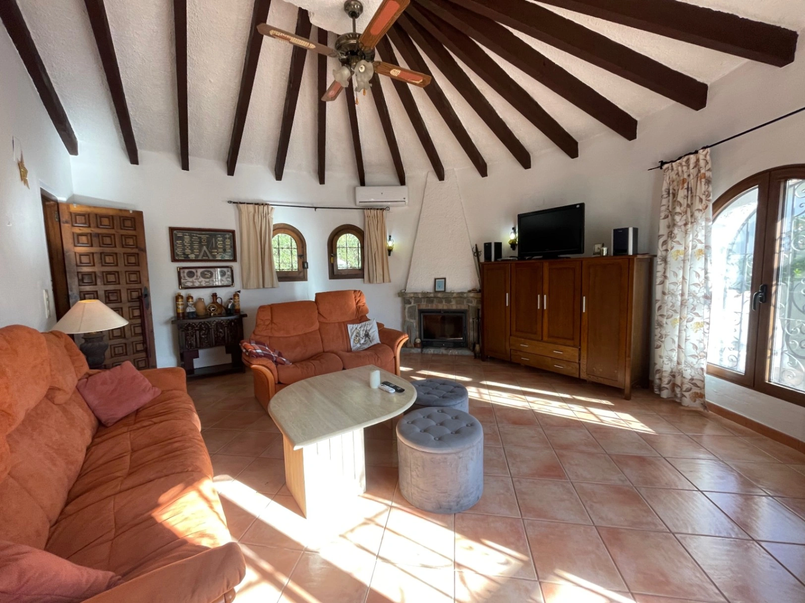 Mooie traditionele Spaanse villa te koop in Montemar, Benissa