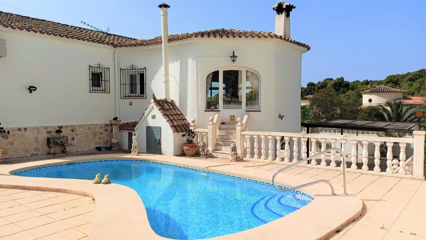 Villa te koop op loopafstand van Cala Advocat aan de Benissa Kust