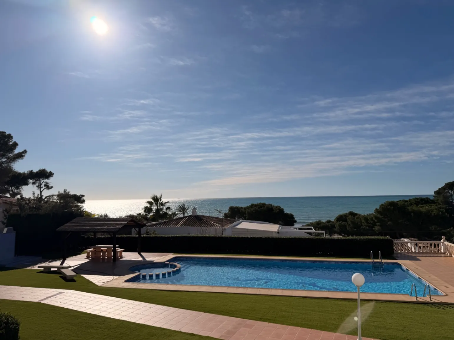 Eerste lijn appartement met zeezicht te koop in Platgetes, Moraira