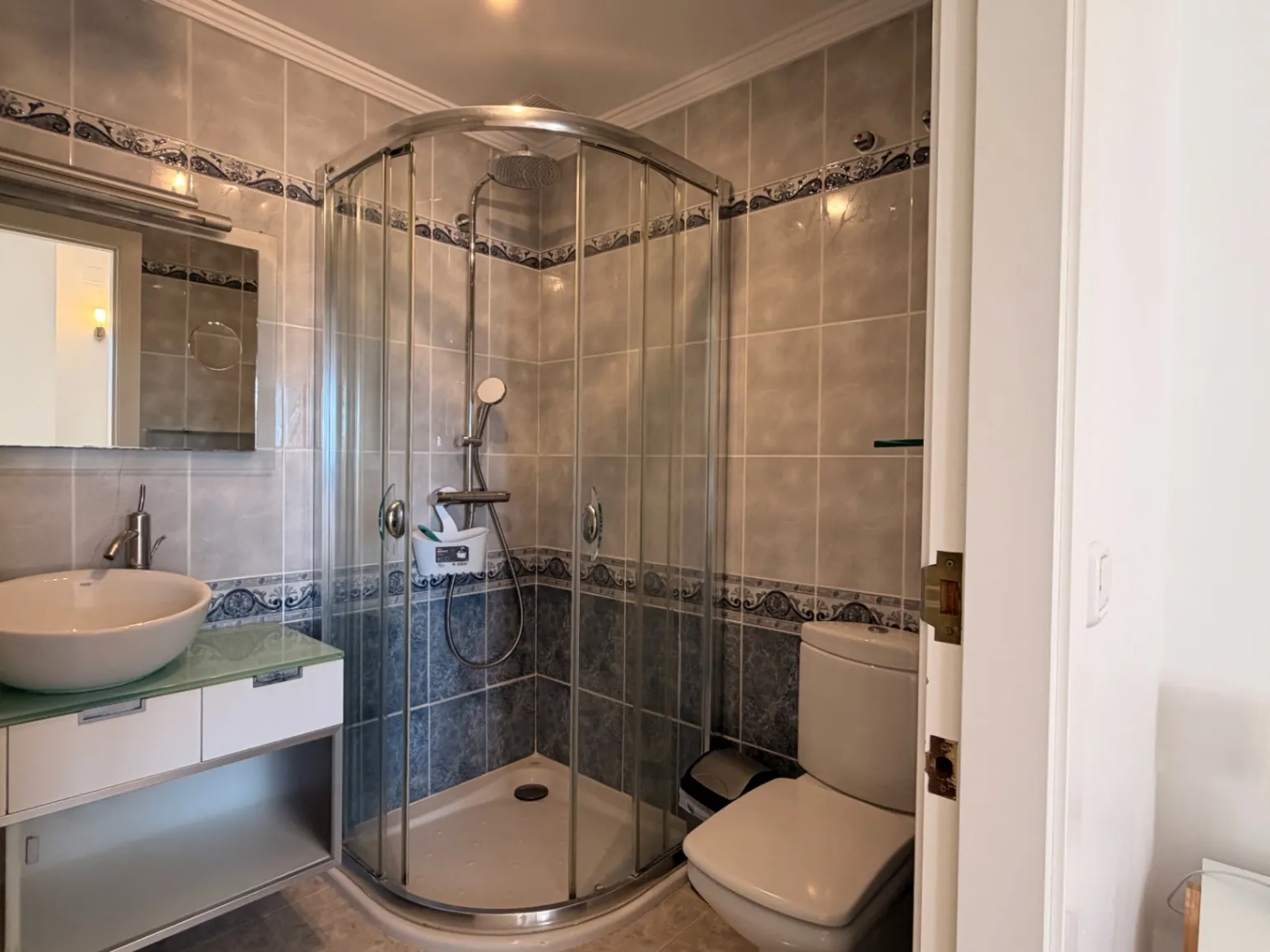 Eerste lijn appartement met zeezicht te koop in Platgetes, Moraira