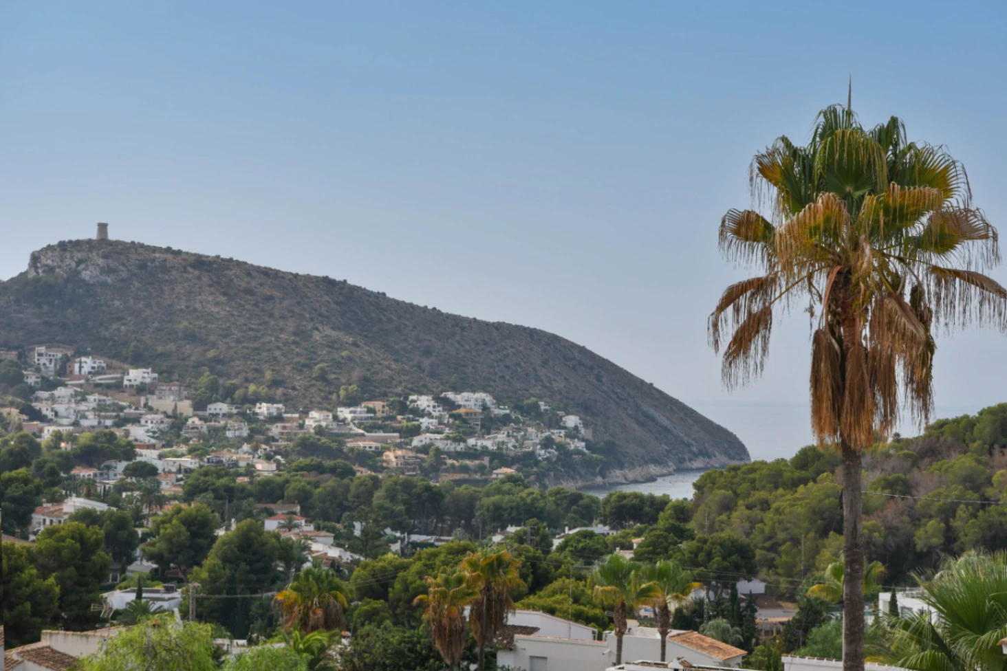 Sleutelklare mediterrane stijl villa met zeezicht te koop in El Portet, Moraira