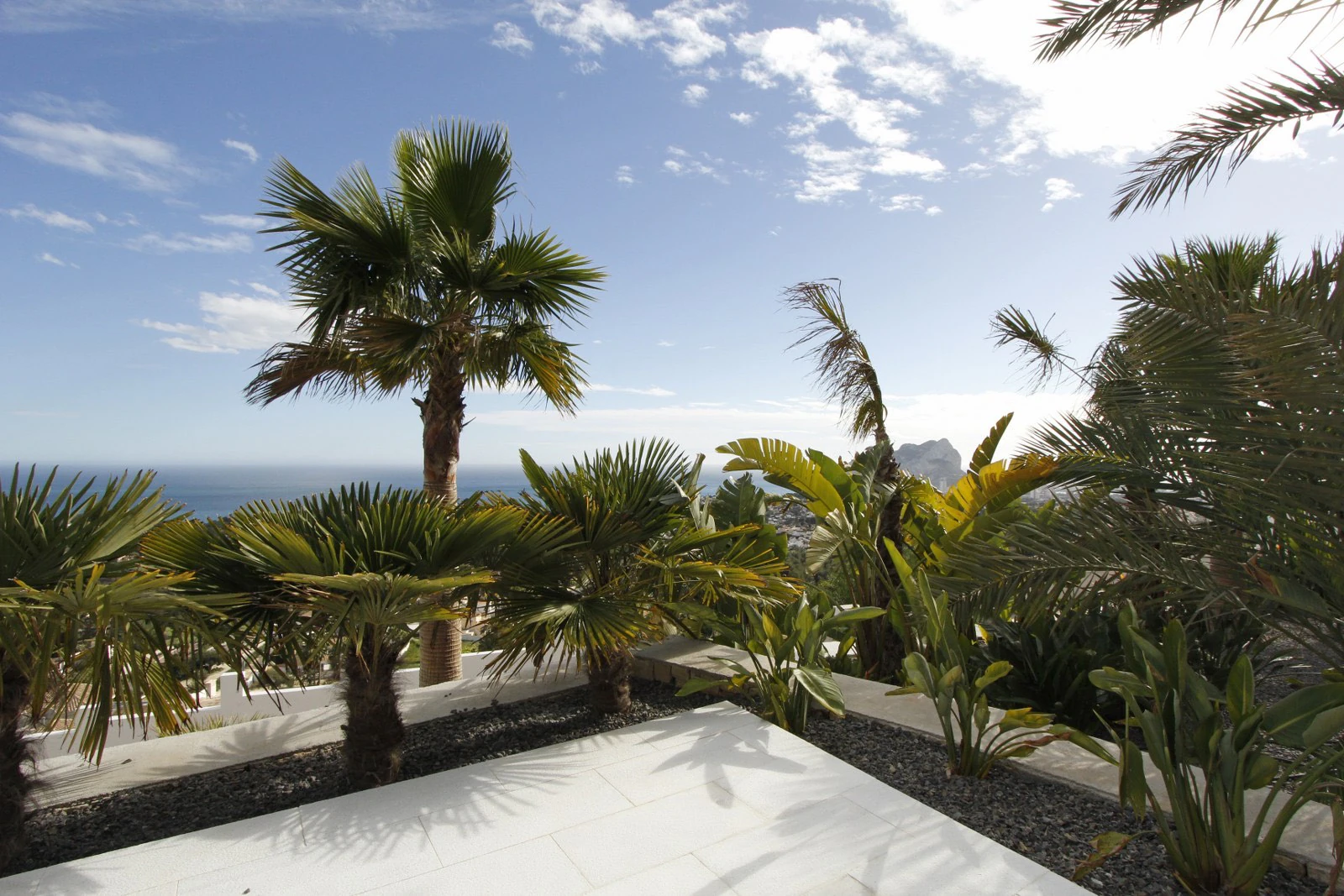 Fascinerende nieuwbouwvilla met panoramisch zeezicht te koop in Raco De Galeno, Benissa