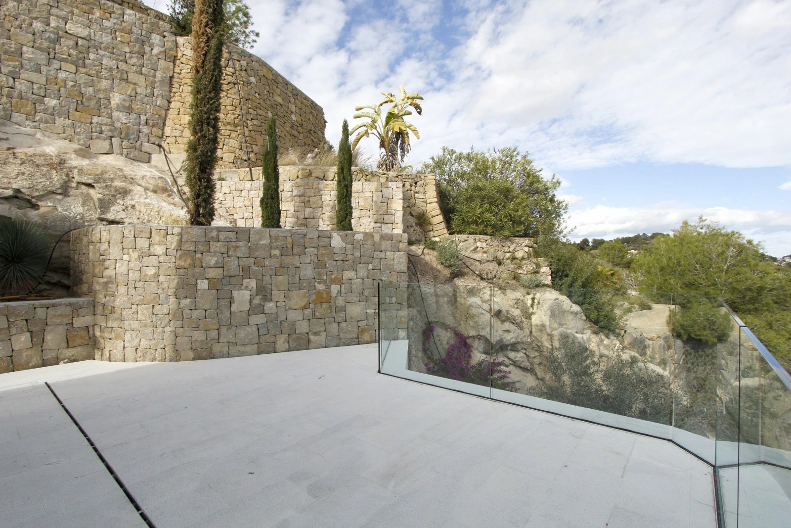 Fascinerende nieuwbouwvilla met panoramisch zeezicht te koop in Raco De Galeno, Benissa
