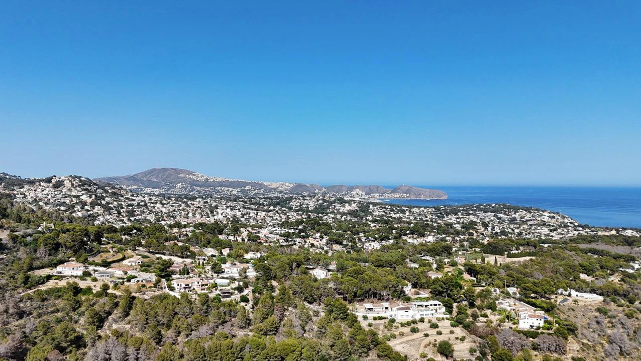 Fascinerende nieuwbouwvilla met panoramisch zeezicht te koop in Raco De Galeno, Benissa