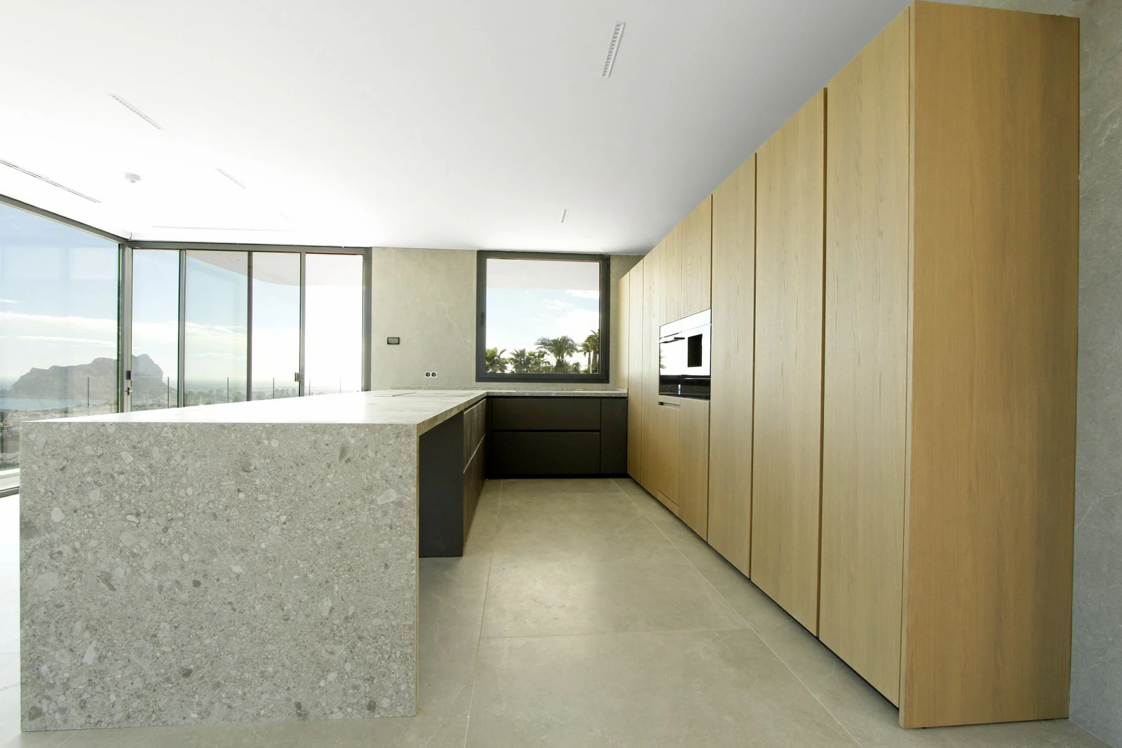 Fascinerende nieuwbouwvilla met panoramisch zeezicht te koop in Raco De Galeno, Benissa