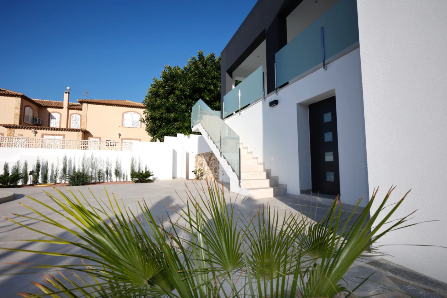 Moderne villa met open zicht in Los Pinos, Calpe