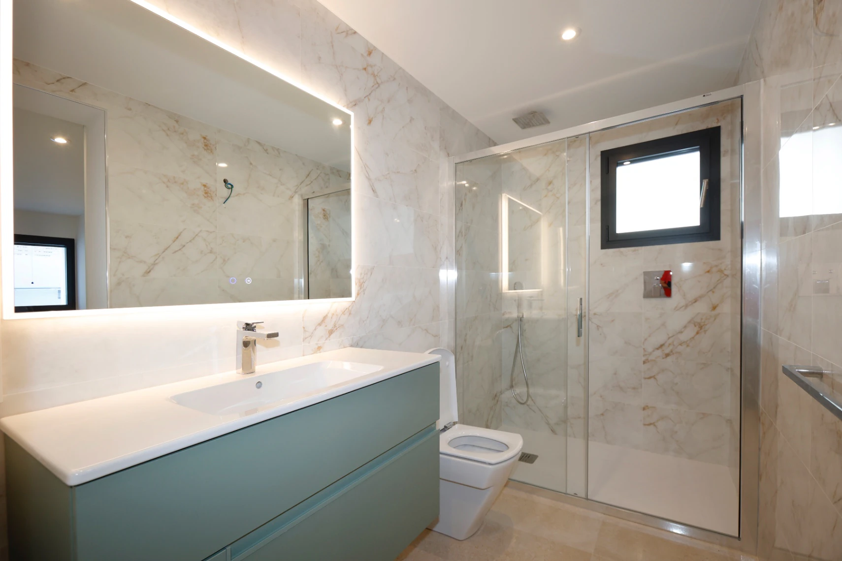 Moderne villa met open zicht in Los Pinos, Calpe