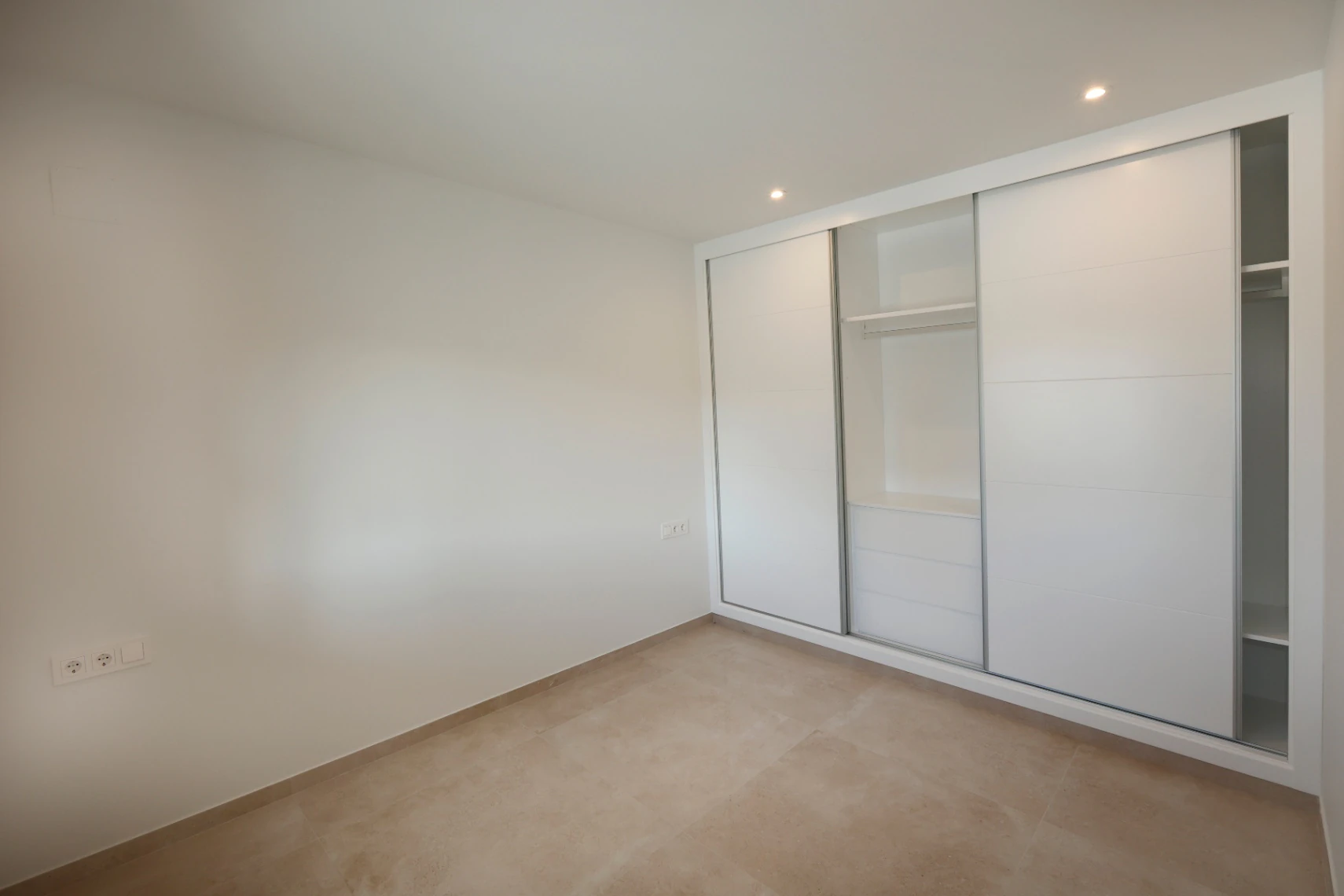Moderne villa met open zicht in Los Pinos, Calpe