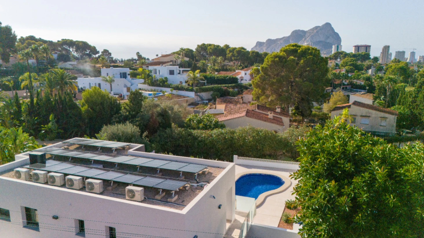 Moderne villa met open zicht in Los Pinos, Calpe