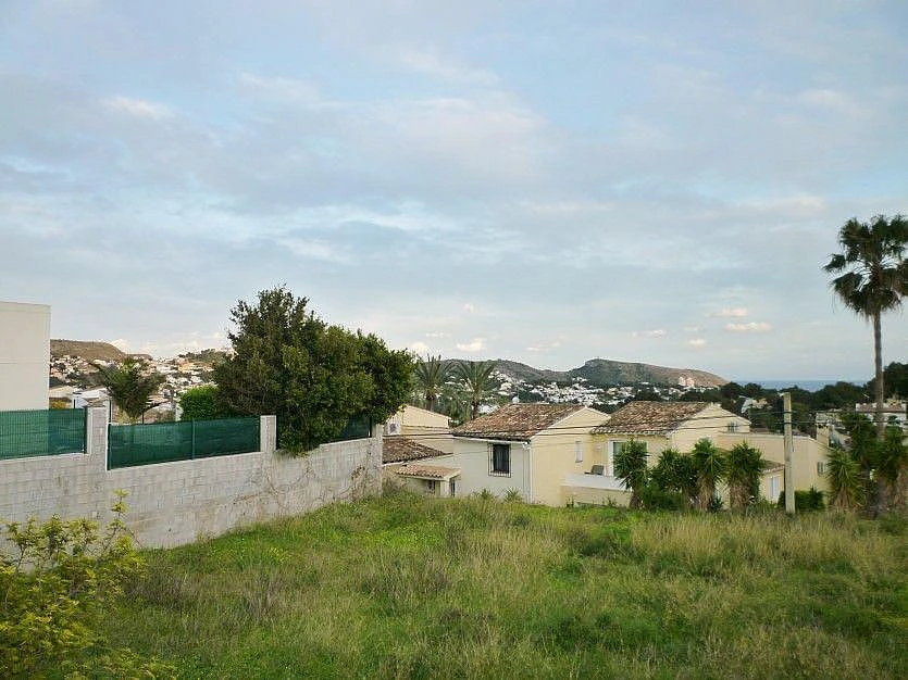 Bouwperceel met uitzicht op zee te koop in Moraira, Costa Blanca