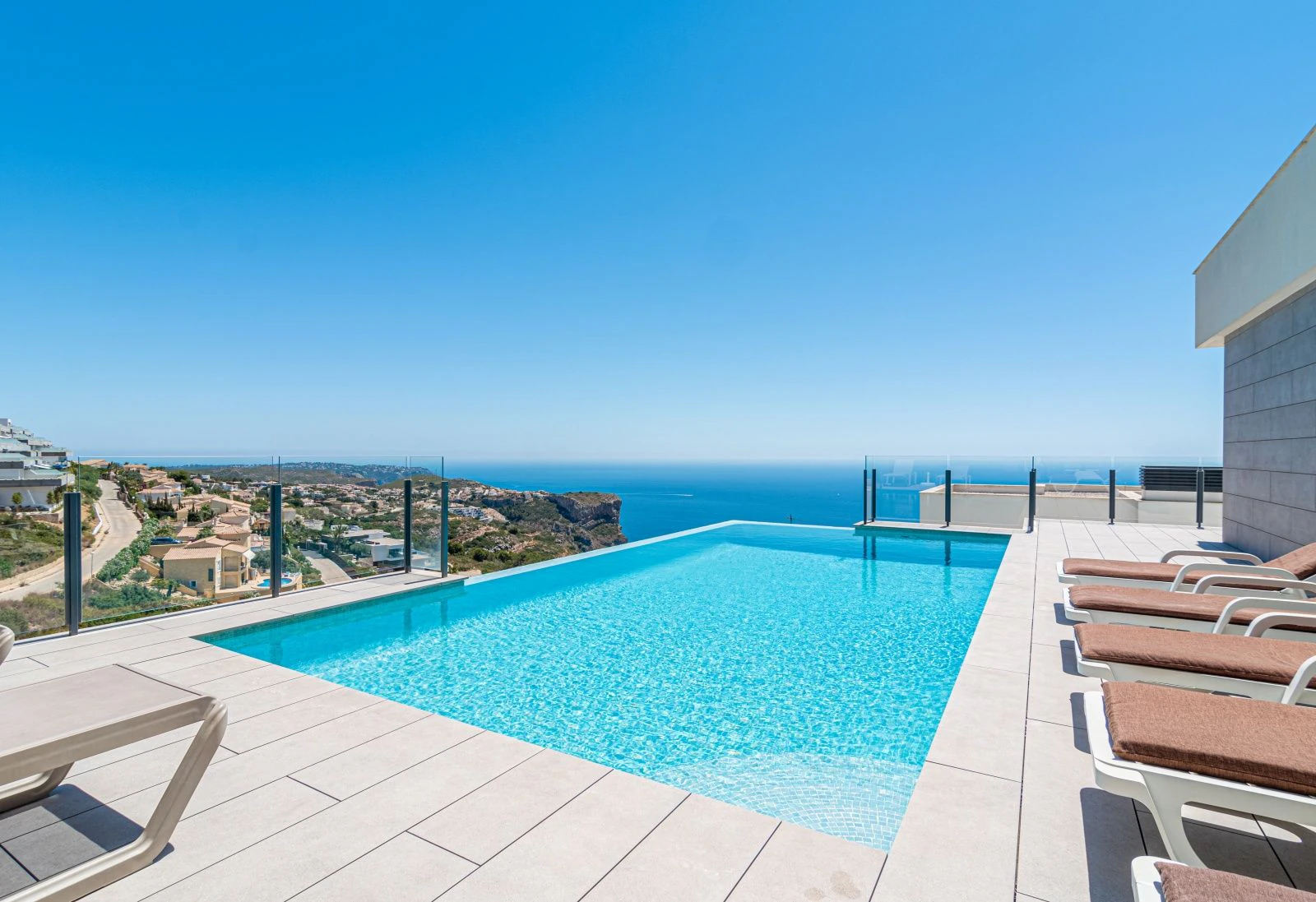 Moderne villa te koop in Cumbre del Sol Benitachell, Costa Blanca