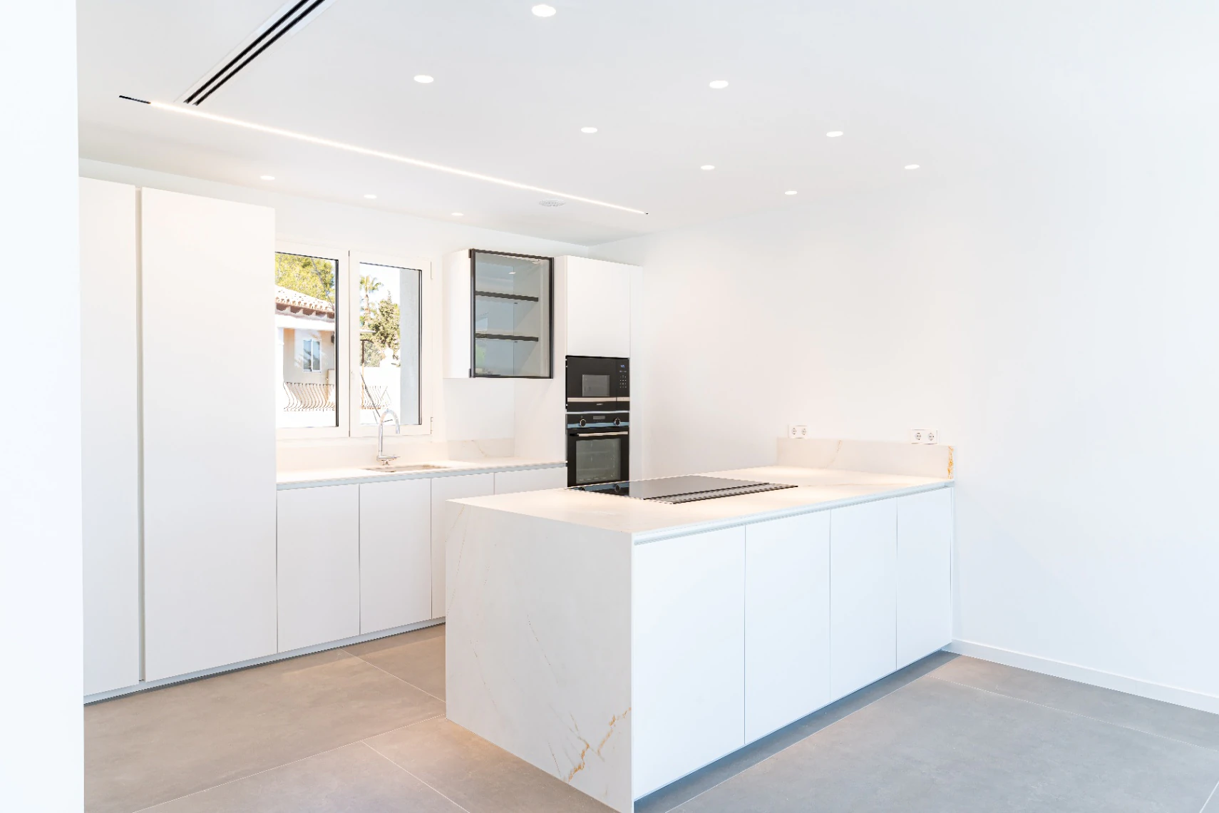 Te koop: Ontwerp villa om in Moraira, Alicante te betrekken.