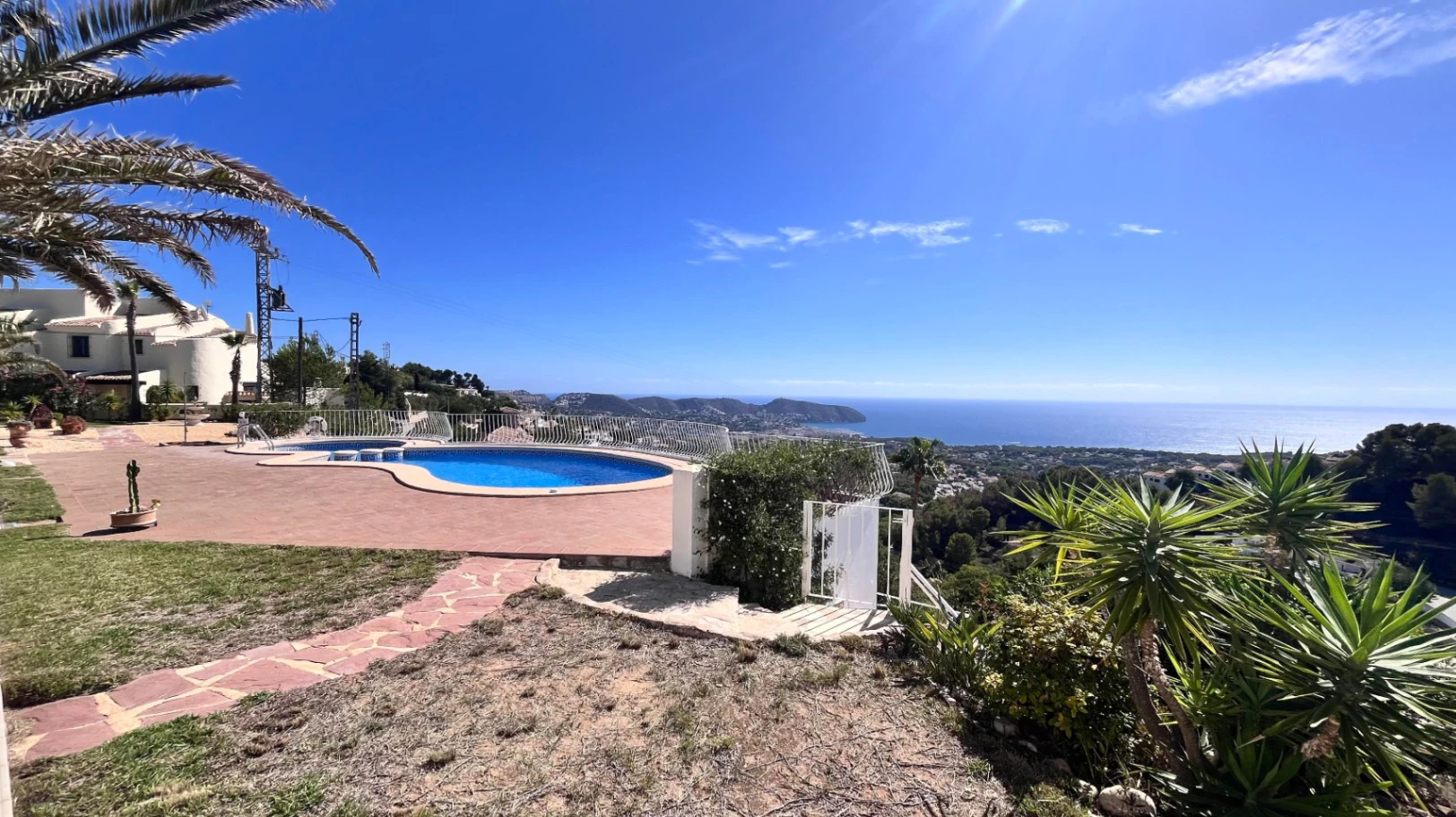 Rijtjeshuis met panoramisch uitzicht op zee in Moraira